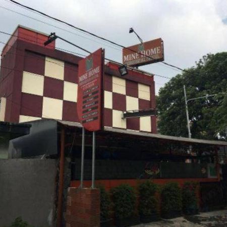 Mine Home Hotel Бандунг Экстерьер фото