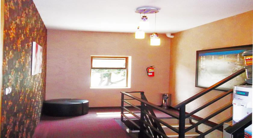 Mine Home Hotel Бандунг Экстерьер фото