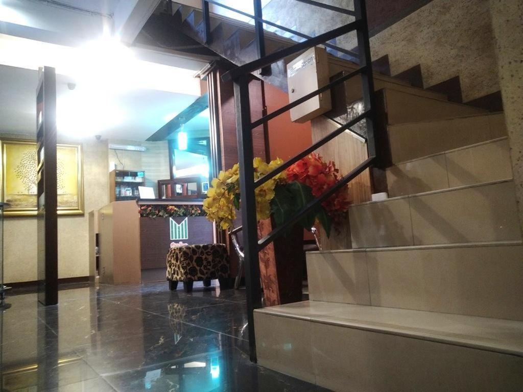 Mine Home Hotel Бандунг Экстерьер фото